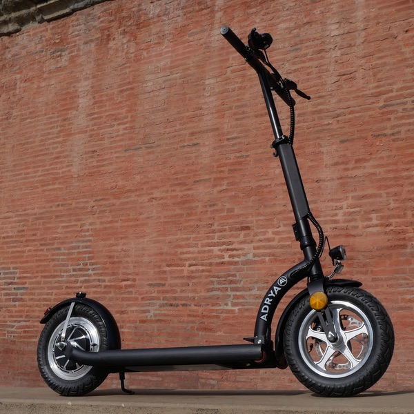 La trottinette électrique Adria Twair 2023